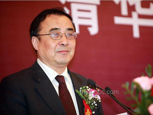哈佛校长毕业典礼嘲讽特朗普：未来教育政治化的趋势与应对